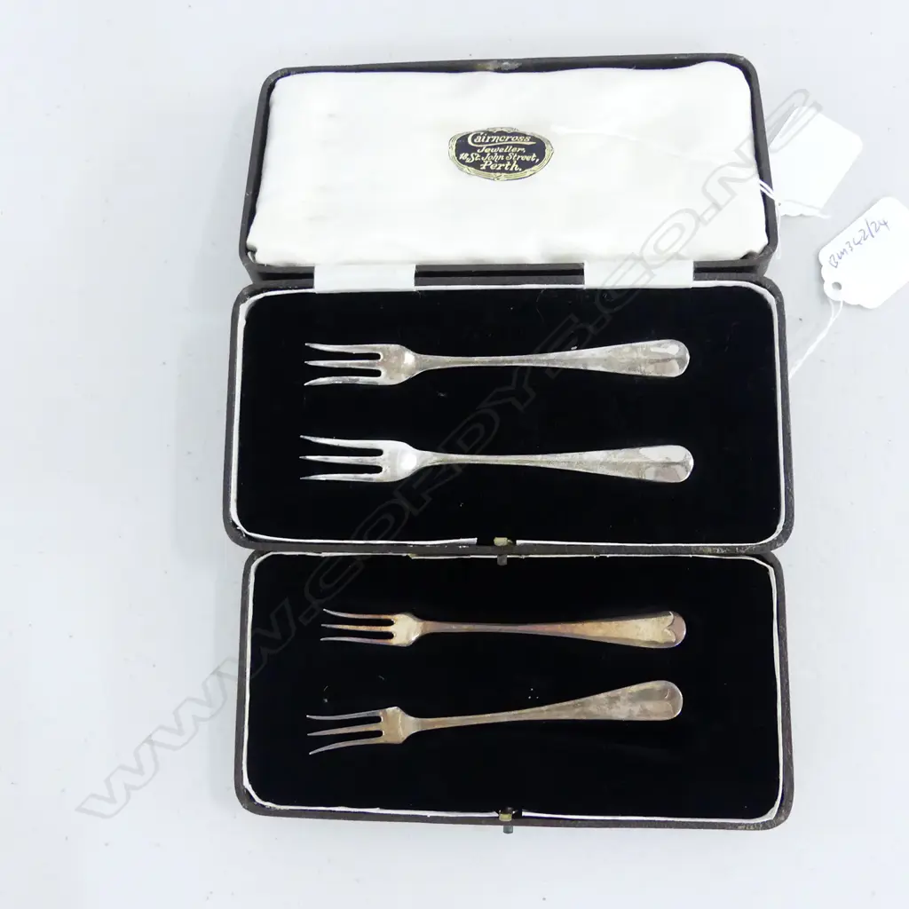 A PAIR OF CASED SETS OF 2 STERLING SILVER COCKTAIL FORKS W 41G Image 1++