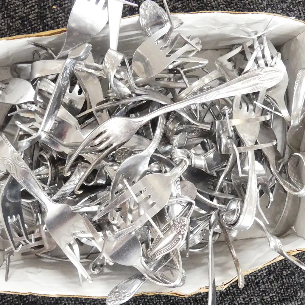 BOX BENT FORK ORNAMENTS Image 1++