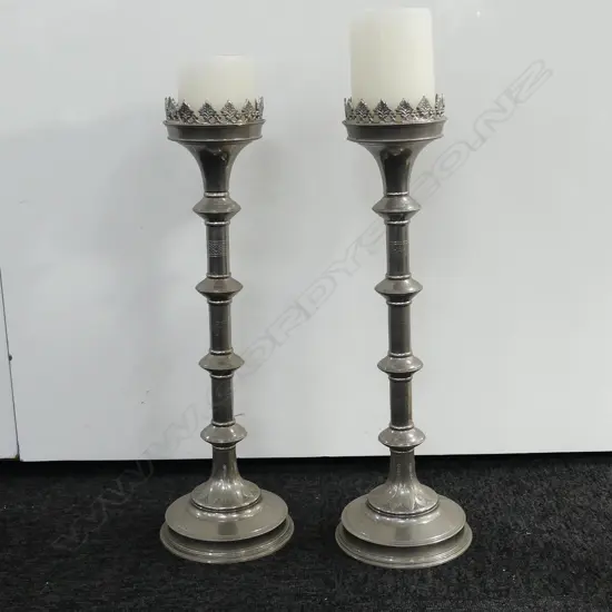 PR TALL METAL CANDLEHOLDERS, H. 570MM (EXCL. CANDLES)