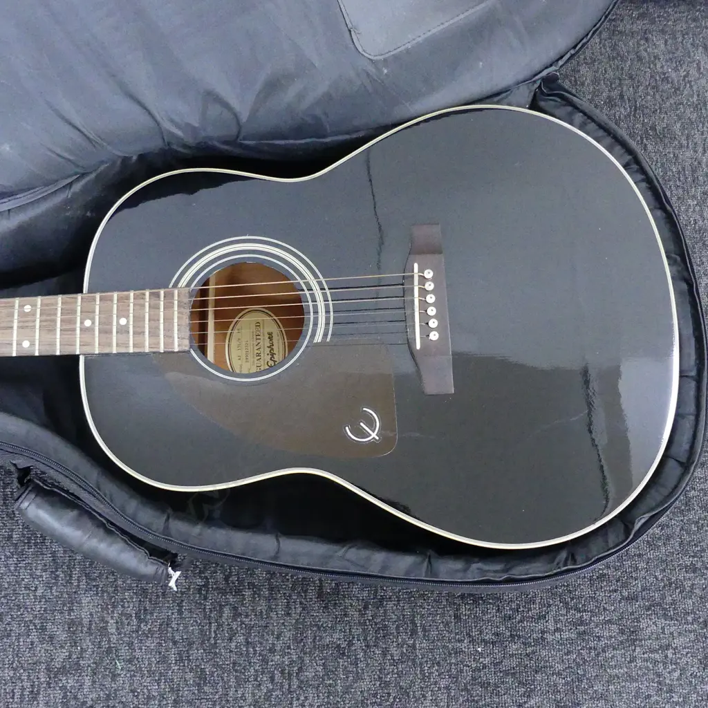 EPIPHONE ACOUSTIC GUITAR WITH SOFT CASE Image 1++