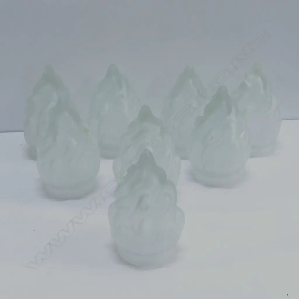 8 ART NOUVEAU STYLE GLASS LAMP SHADES, H. 160MM Image 1++