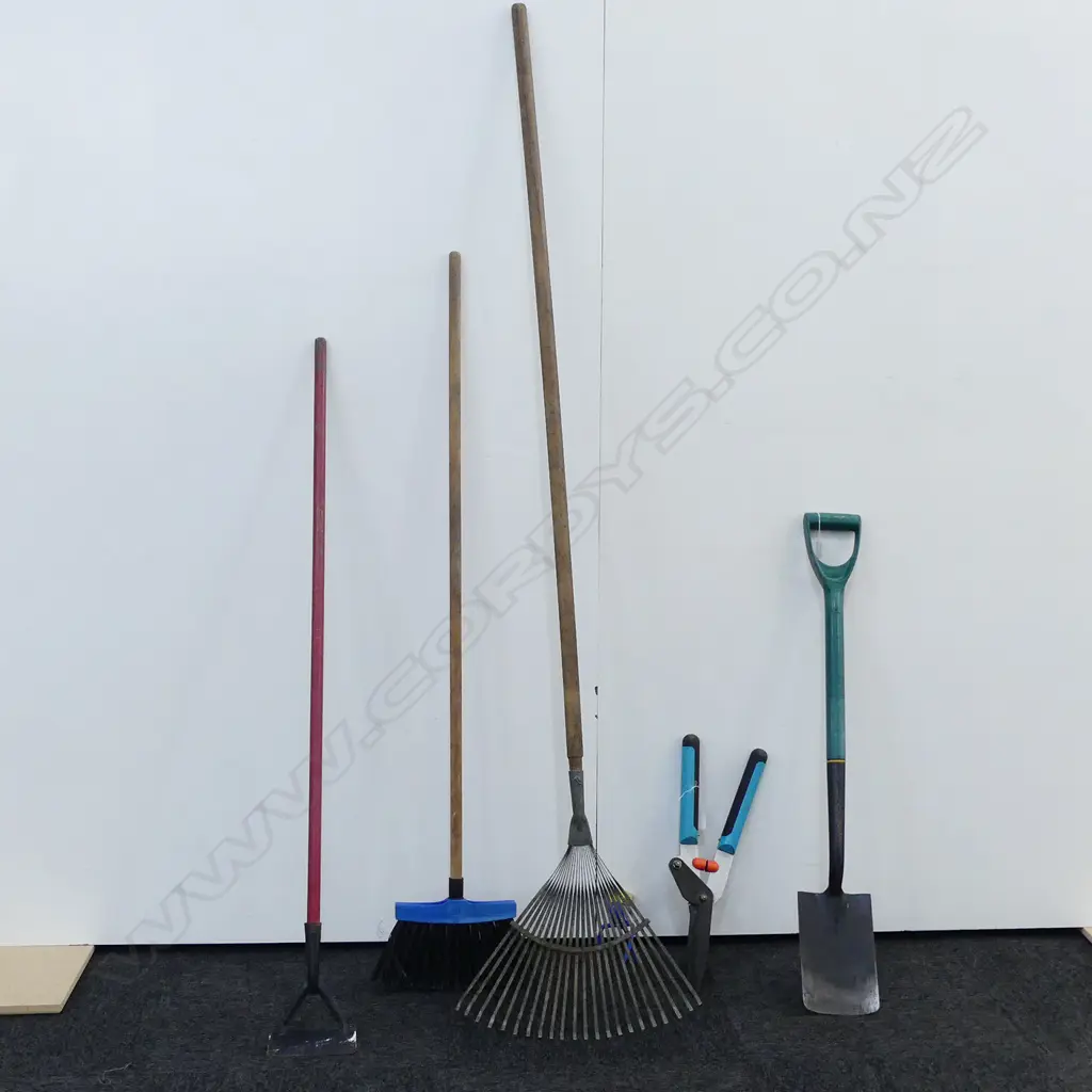 6X GARDENING TOOLS; INCLUDES SHOVEL, RAKE, HEDGE CLIPPERS Image 1++