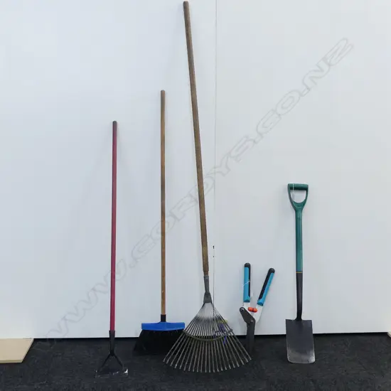 6X GARDENING TOOLS; INCLUDES SHOVEL, RAKE, HEDGE CLIPPERS