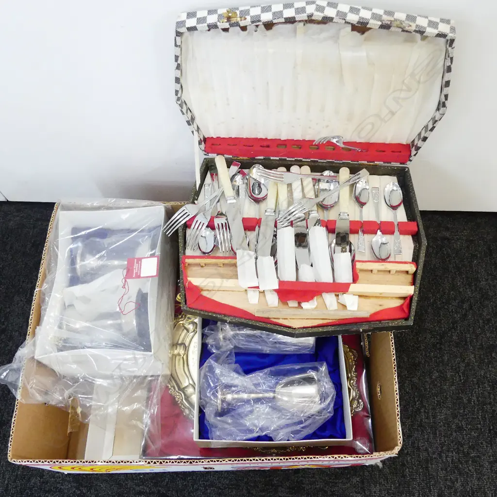 AN ASST LOT OF EP TRAYS,GOBLETS,ROYAL TEASPOONS AND A CANTEEN OF CUTLERY Image 1++