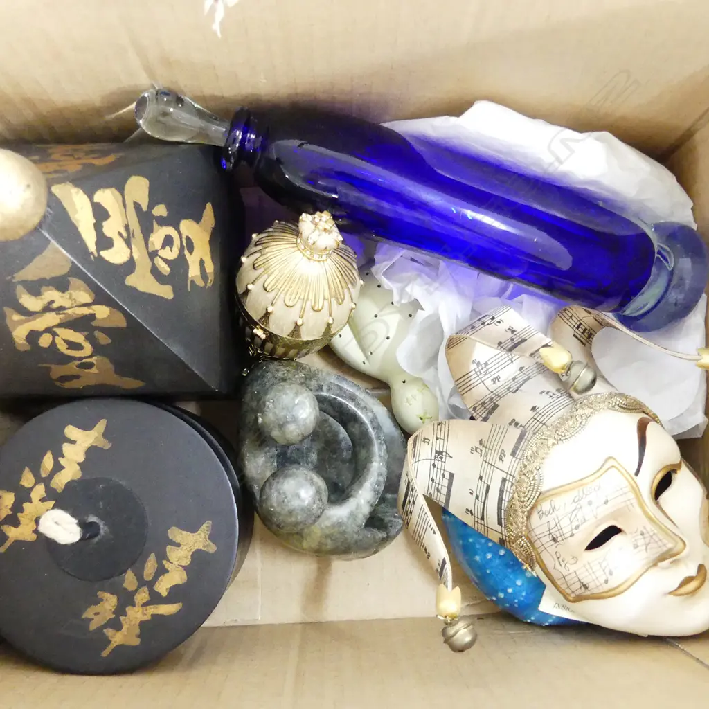 BOX OF ASSORTED DISPLAY ITEMS; INCLUDING SEAL ISLAND BLUE GLASS HAND MADE BOTTLE 2002 Image 1++