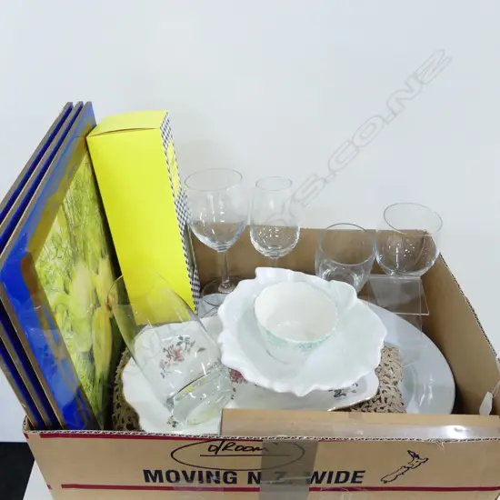 BOX OF MIXED CHINA PLATES; GLASS WEAR; 3X KITCHEN WALL PICTURES