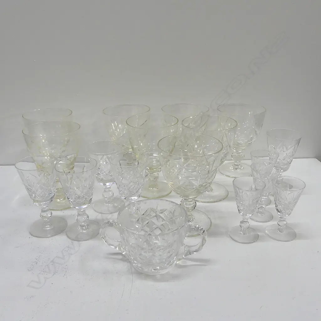 BOX LOT ASST PART CRYSTAL GLASSES; SHERRY & WINE Image 1++