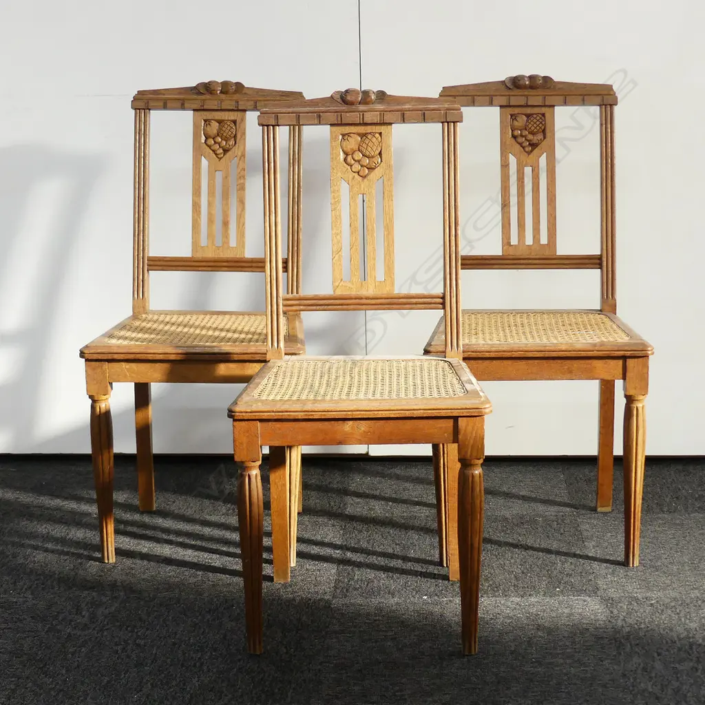 THREE OAK 1930S SIDE CHAIRS, WYCOMBE SEATS Image 1++