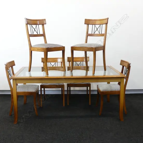 MODERN OAK TABLE & 6 CHAIRS, GLASS TOP, METAL X BACKS. L. 1703MM