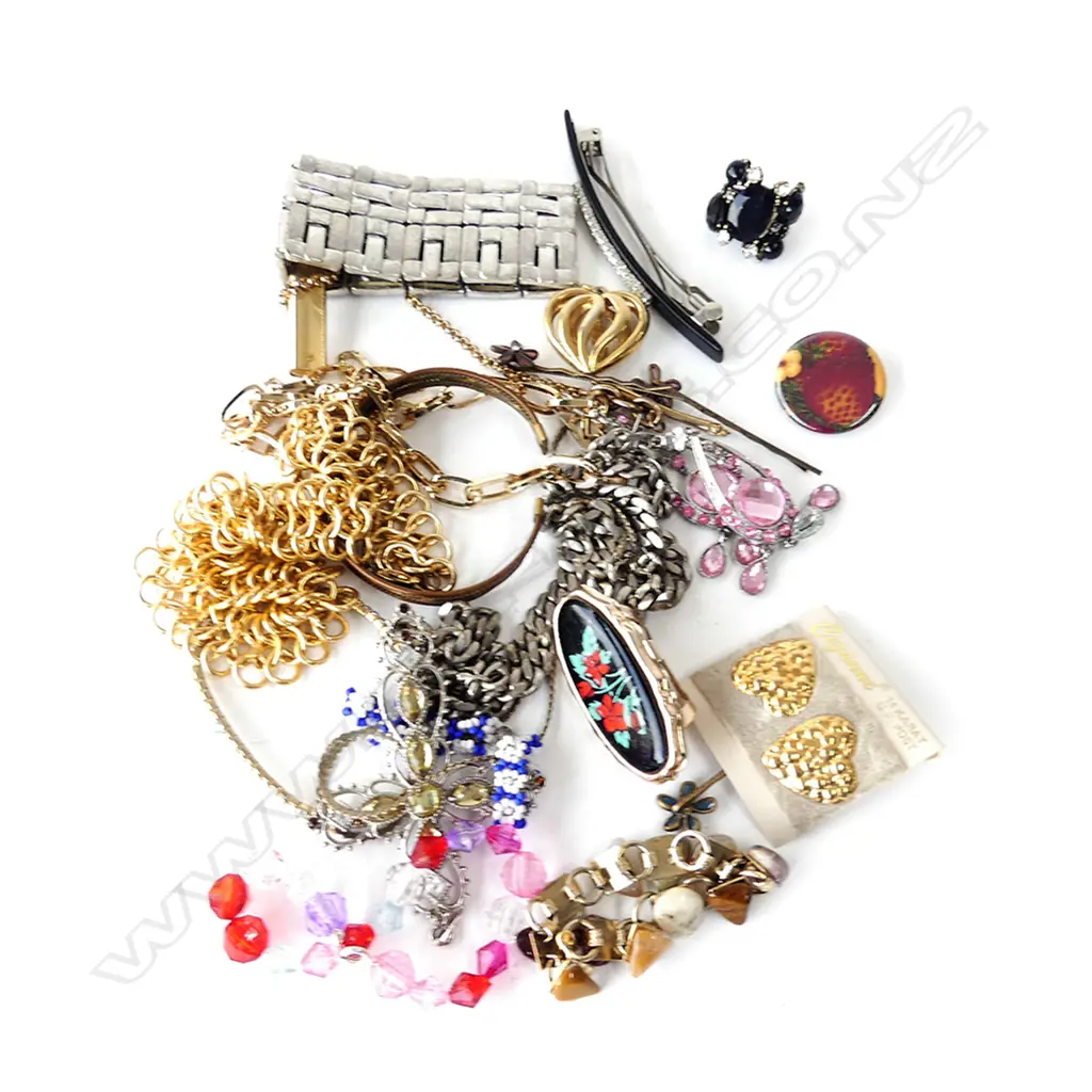 GOOD BAG OF COSTUME JEWELLERY Image 1++