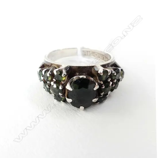 VINTAGE GREEN SAPPHIRE & SILVER RING. VALUATION AVAIL