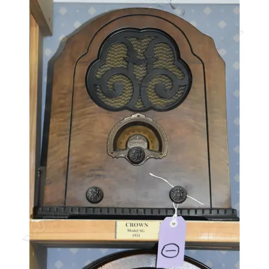 Model SG A365, by Crown, Cathedral, 1931. H.375mm