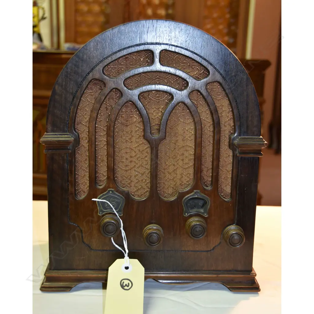 Model 110, by RCA Victor, cathedral. H.360mm Image 1++