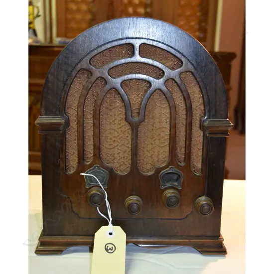 Model 110, by RCA Victor, cathedral. H.360mm