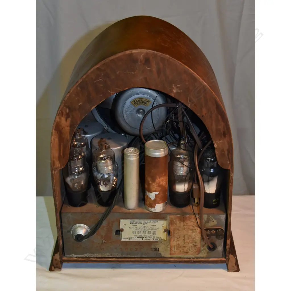 Model 62, by Jackson Bell Co., cathedral. H.405mm Image 1++