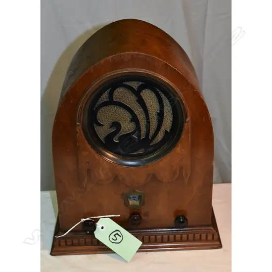 Model 62, by Jackson Bell Co., cathedral. H.405mm