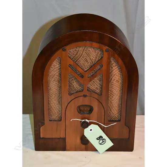 Model 4T, by RCA, cathedral. H.365mm