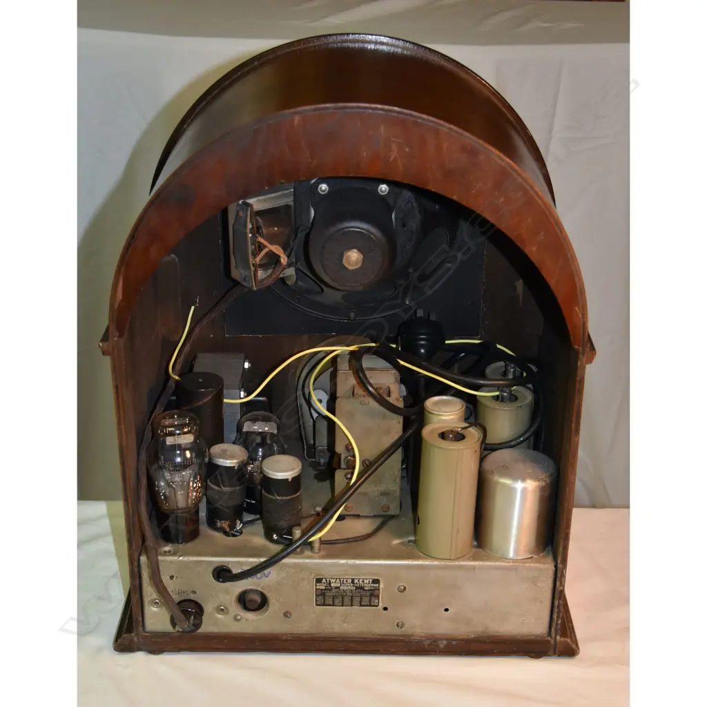 Model 80, by Atwater Kent, cathedral. H.485mm Image 1++