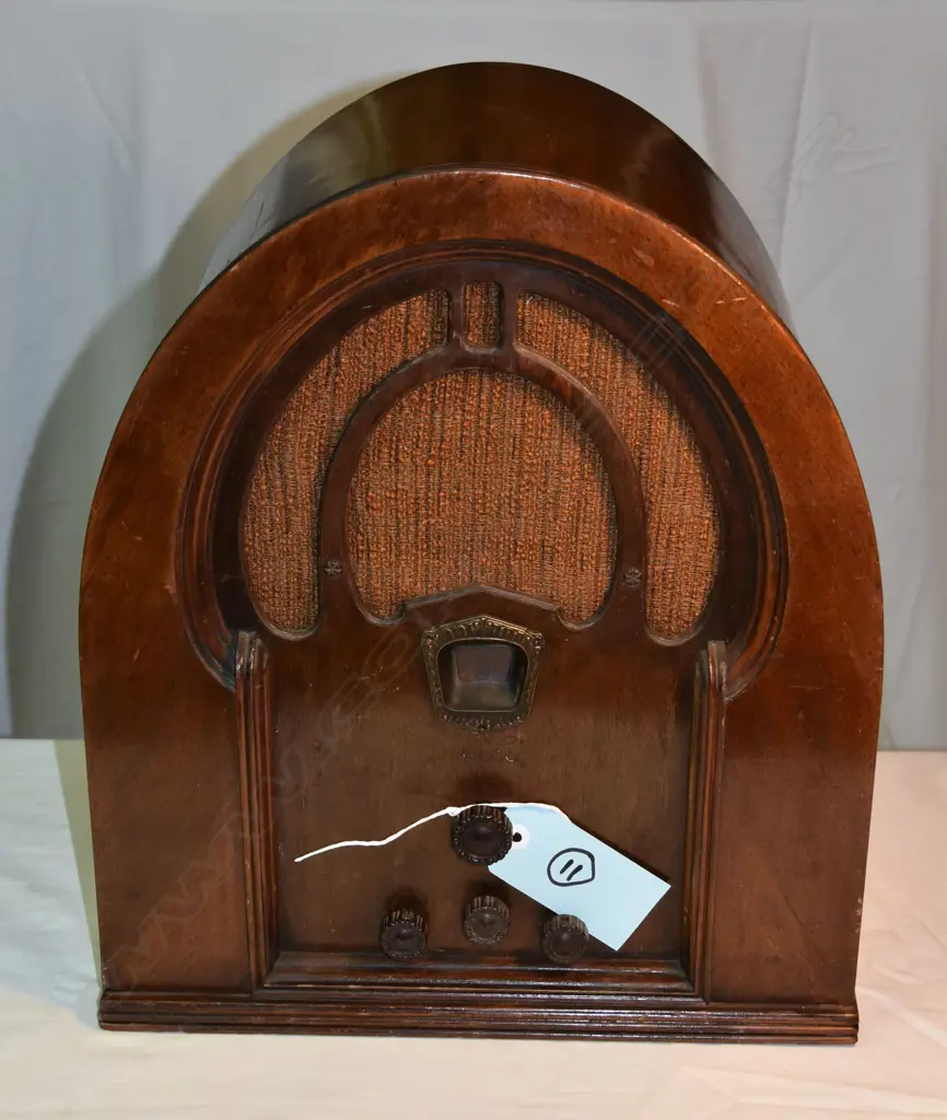 Model 91B, by Philco, cathedral. H.460mm Image 1++
