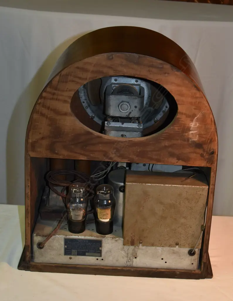 Model Skyrover C-10, by  Interocean Radio Corp, cathedral. H.460mm Image 1++