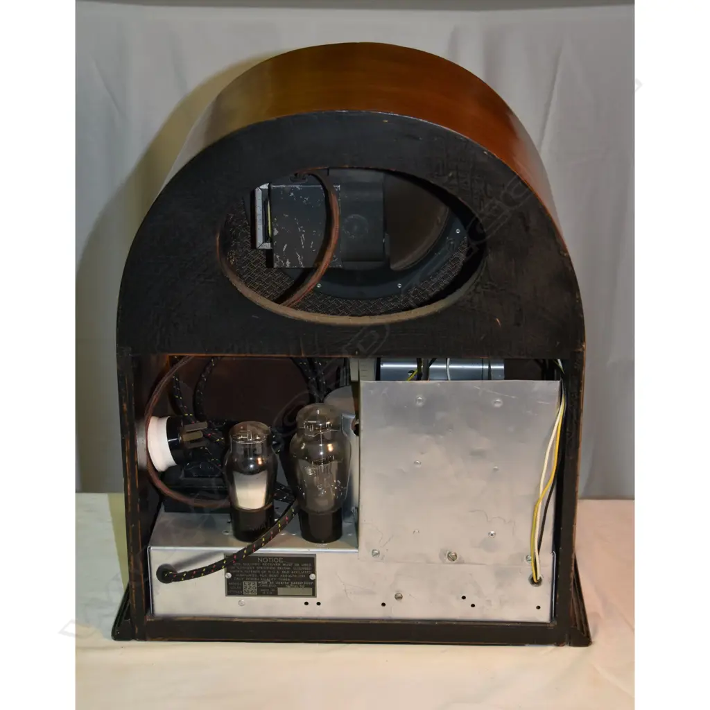 Model Zenette L22, by Zenith, cathedral. H.455mm Image 1++