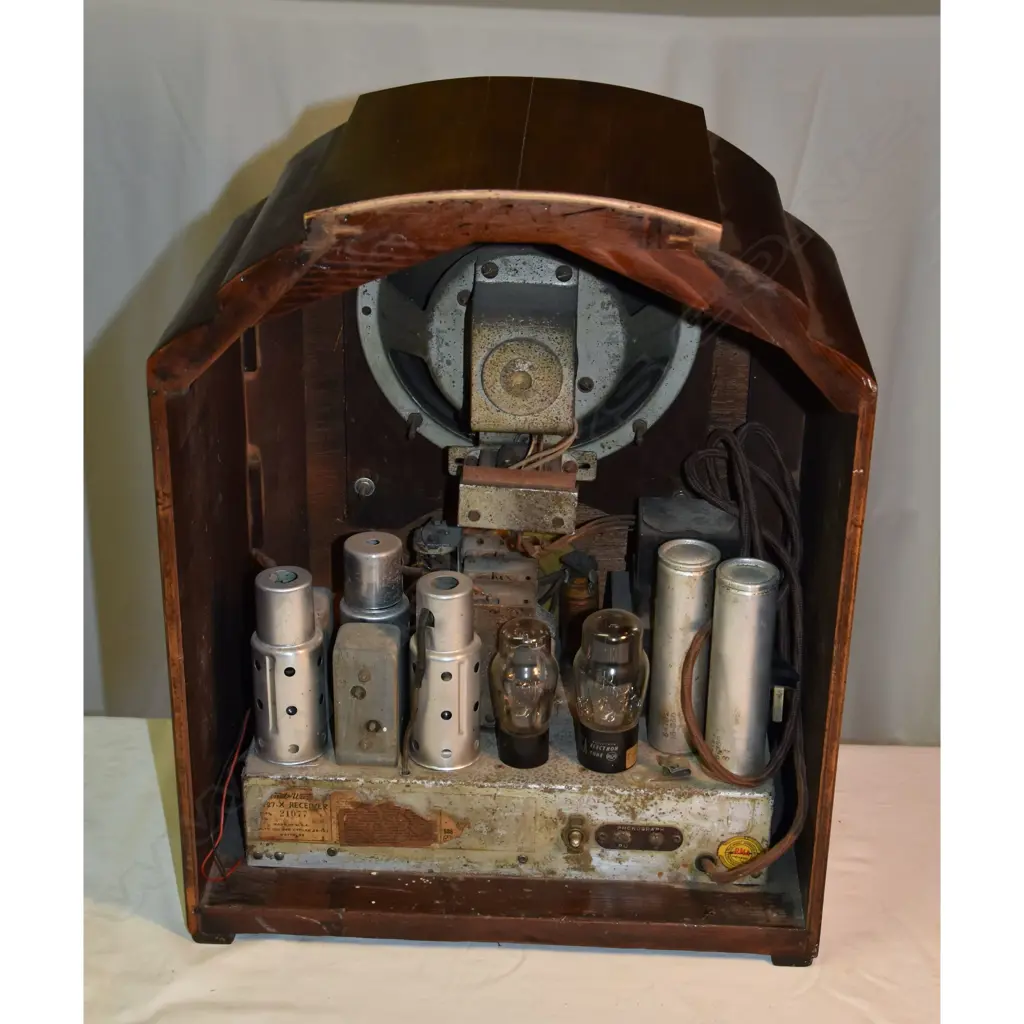 Model R-127X, by Stewart Warner, cathedral. H.450mm Image 1++