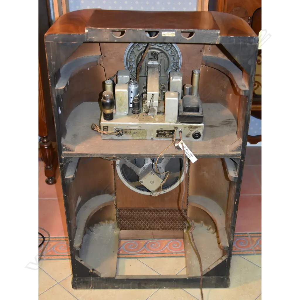 Model Gulbransen Teledial Console, by Wells Gardner, Console. H.1060mm Image 1++