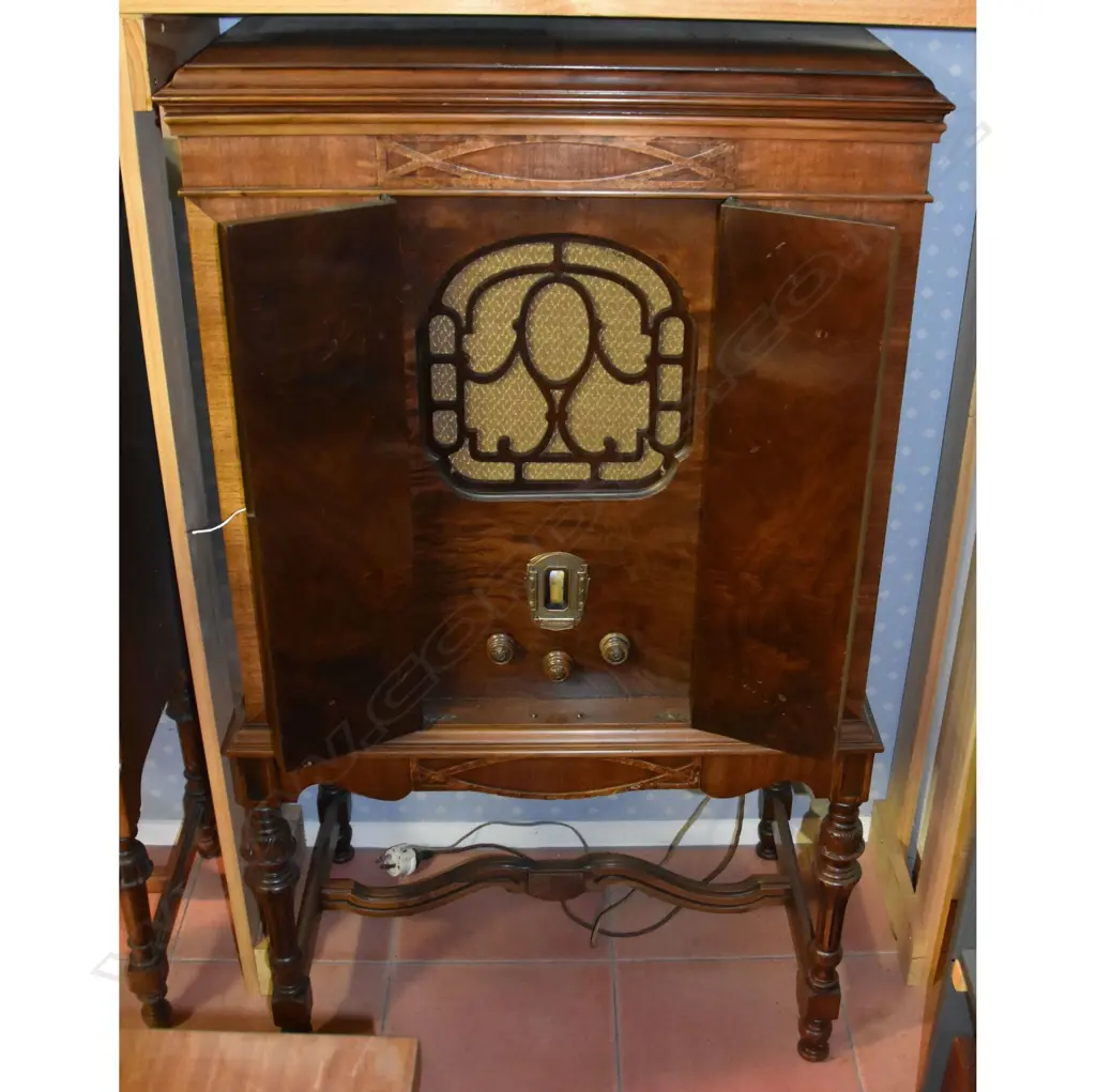 Model Console, by Brunswick, Console. H.1275mm Image 1++