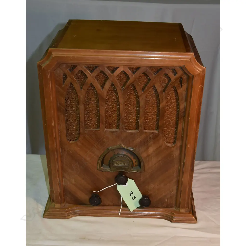 Model Royal, by Royal Radio Eng Corp, tombstone. H.440mm Image 1++