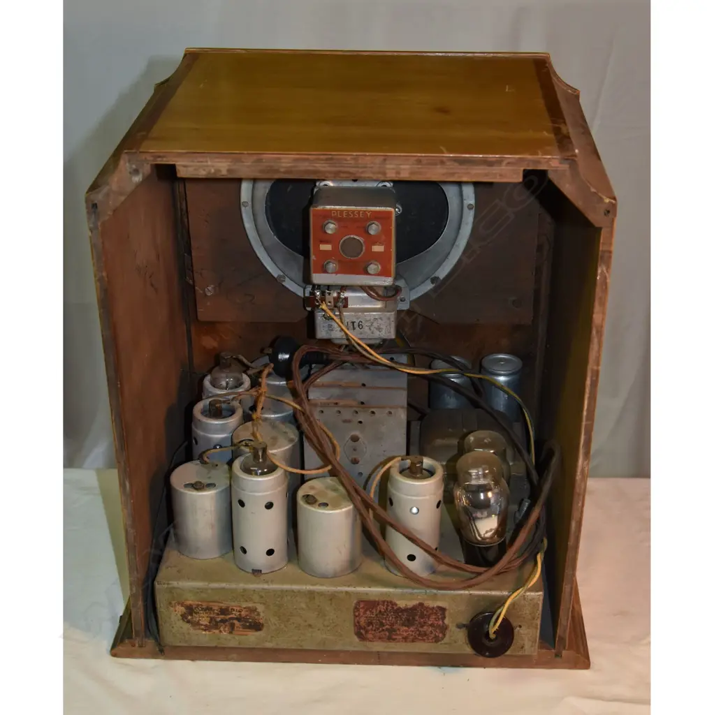 Model Royal, by Royal Radio Eng Corp, tombstone. H.440mm Image 1++