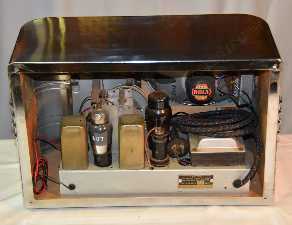 Model Lewis Eady RB, by Radio (1936) Ltd , chrome on wood cabinet. H.270mm Image 1++