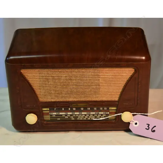 Model 5251, by Gulbransen, brown bakelite. H.210mm