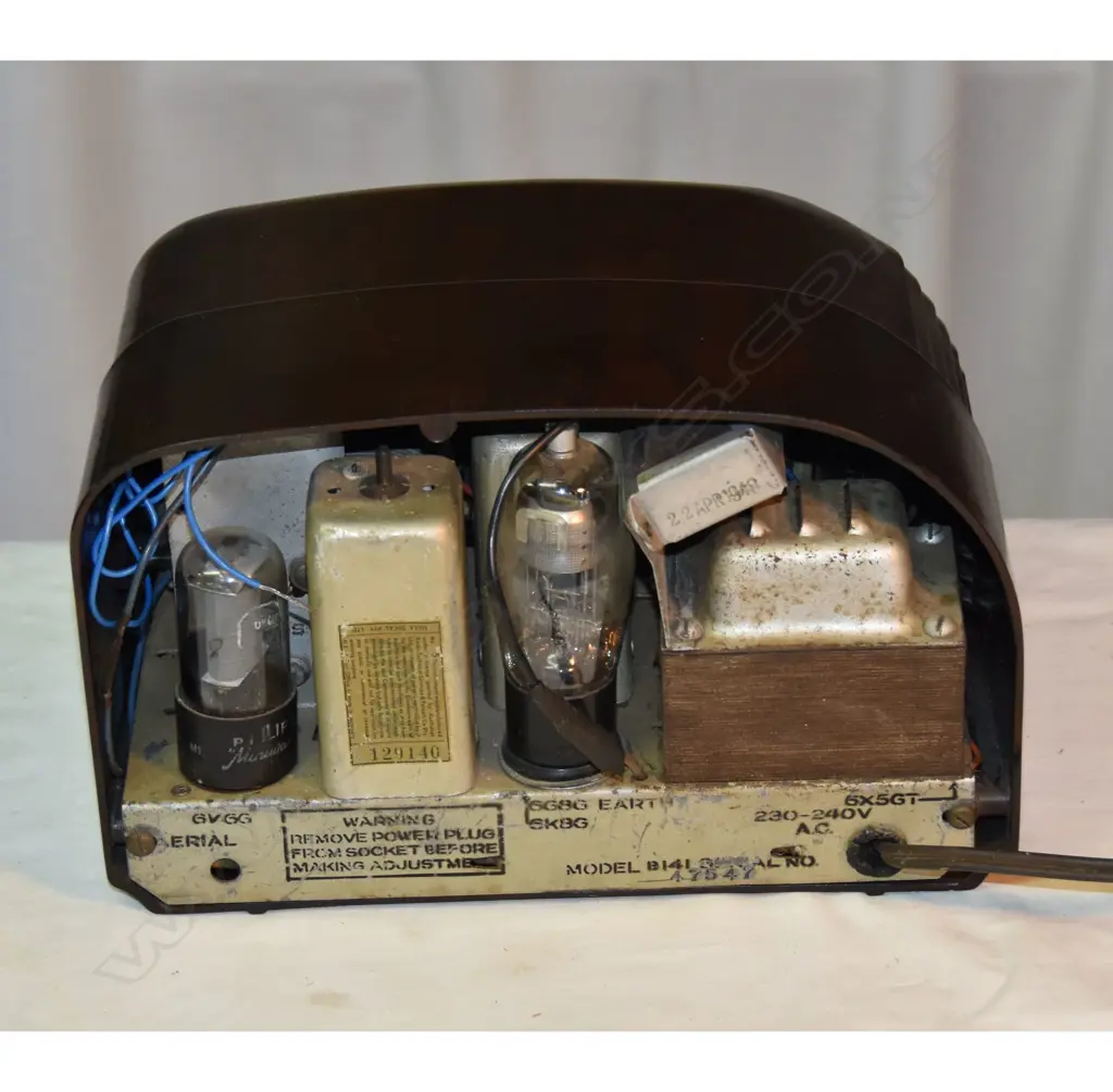 Model B141-3, by STC, brown bakelite. H.160mm Image 1++