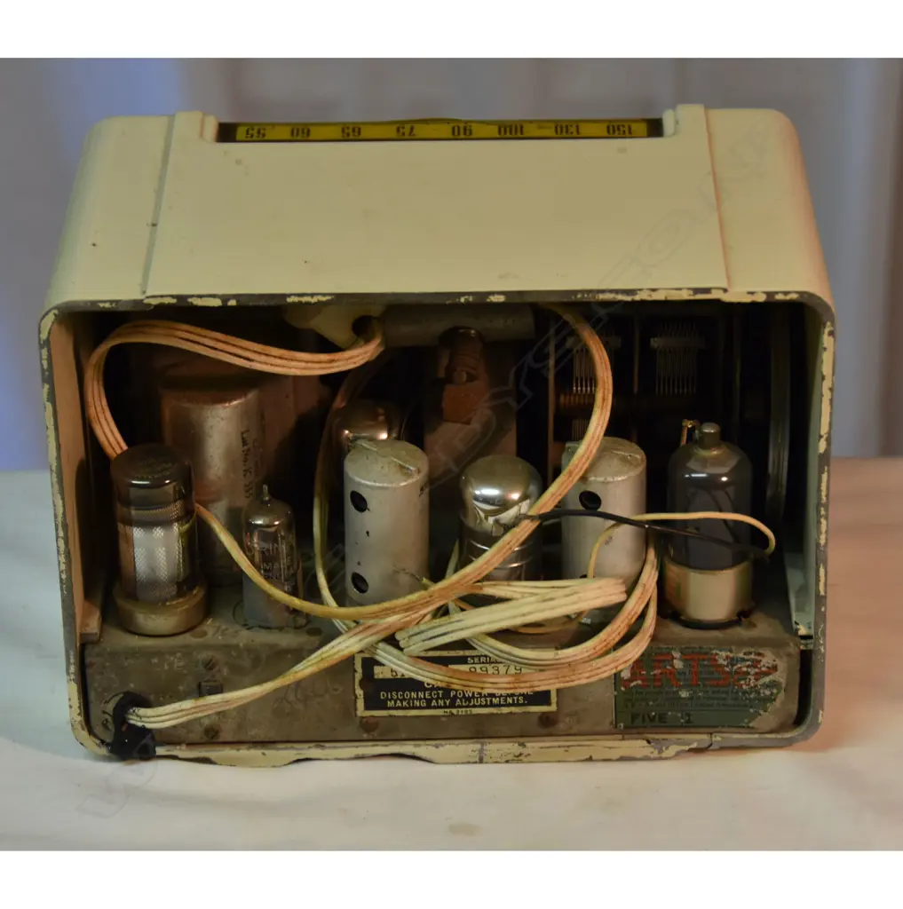 Model 519P, by Pacemaker, cream plastic. H.175mm Image 1++