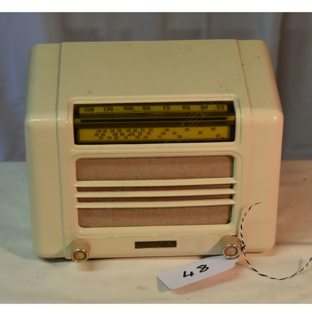 Model 519P, by Pacemaker, cream plastic. H.175mm Image 1++