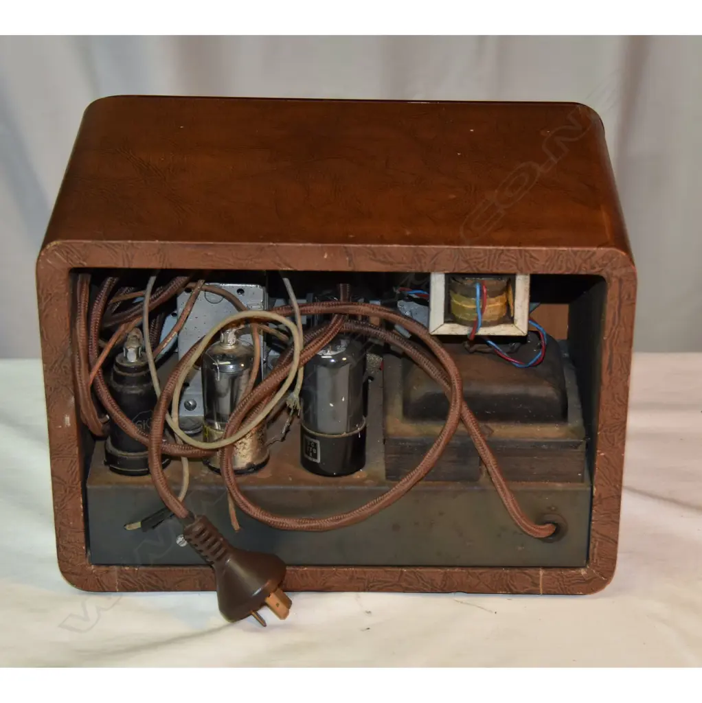 Model ?, by Mertkit, Vinyl on Wood, plastic front. H.195mm Image 1++