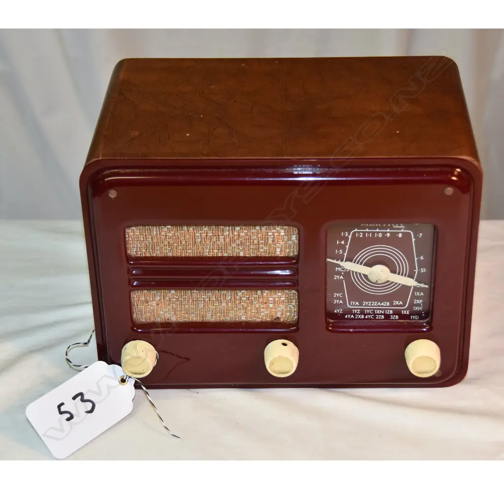 Model ?, by Mertkit, Vinyl on Wood, plastic front. H.195mm Image 1++