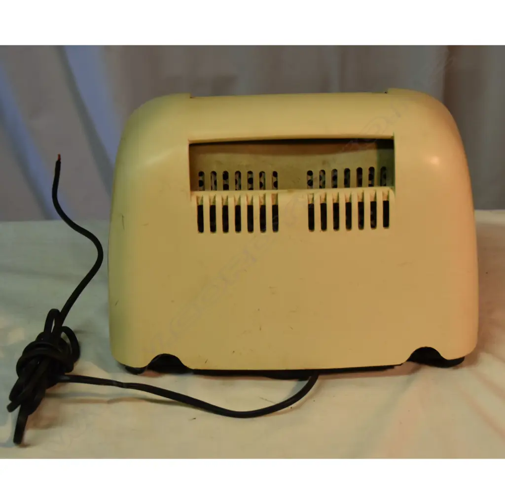 Model  ‘Toaster’, by Kolster Brandes, Cream, Plastic, FM Radio. H.175mm Image 1++