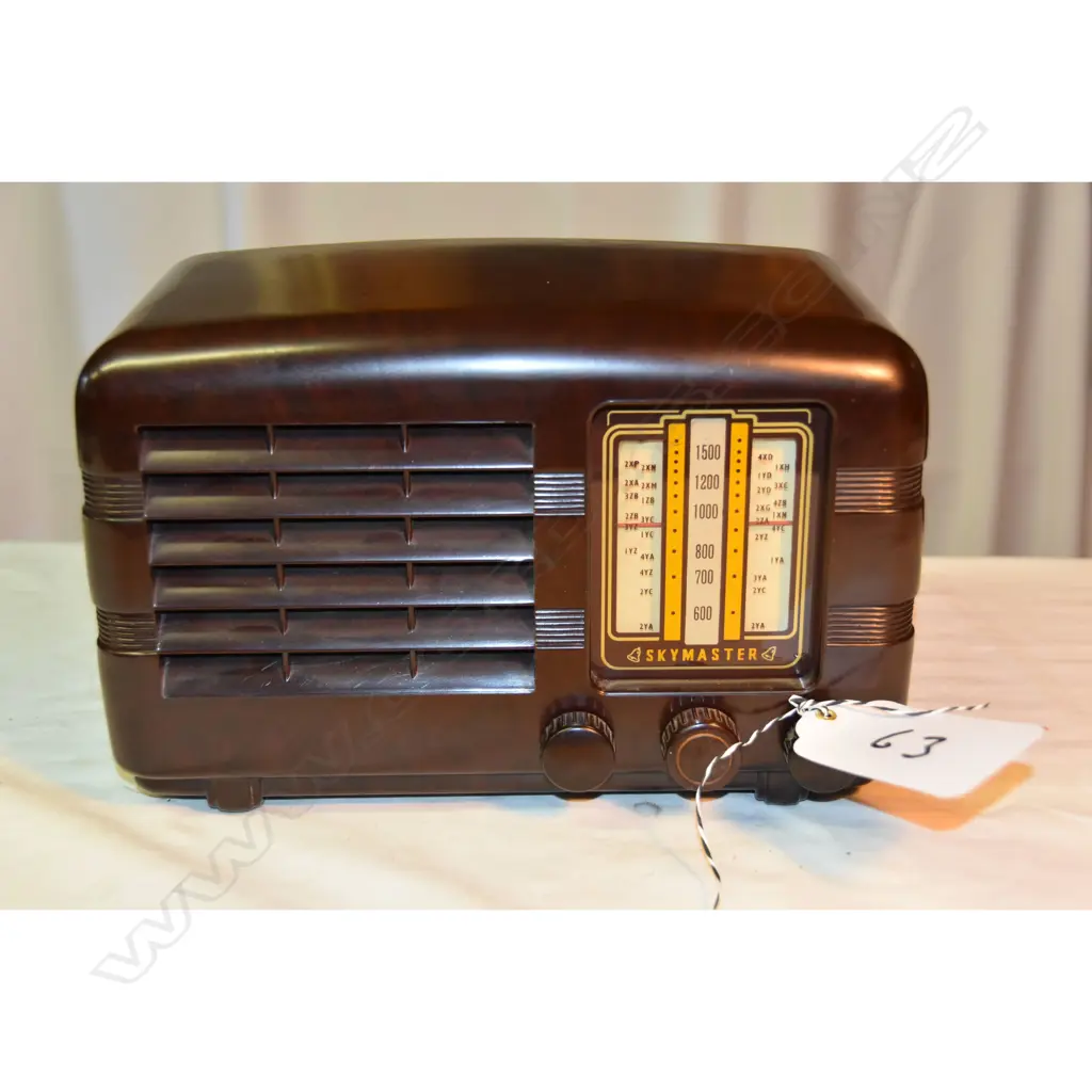 Model ?, by Skymaster, Brown, bakelite. H.175mm Image 1++