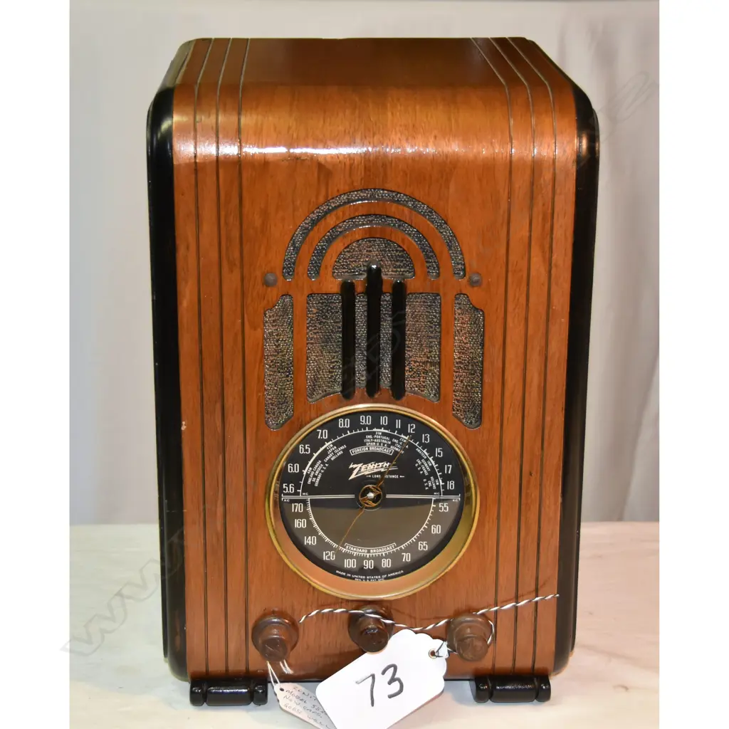 Model 5-S-228A, by Zenith, s/n R143064. H.390mm Image 1++