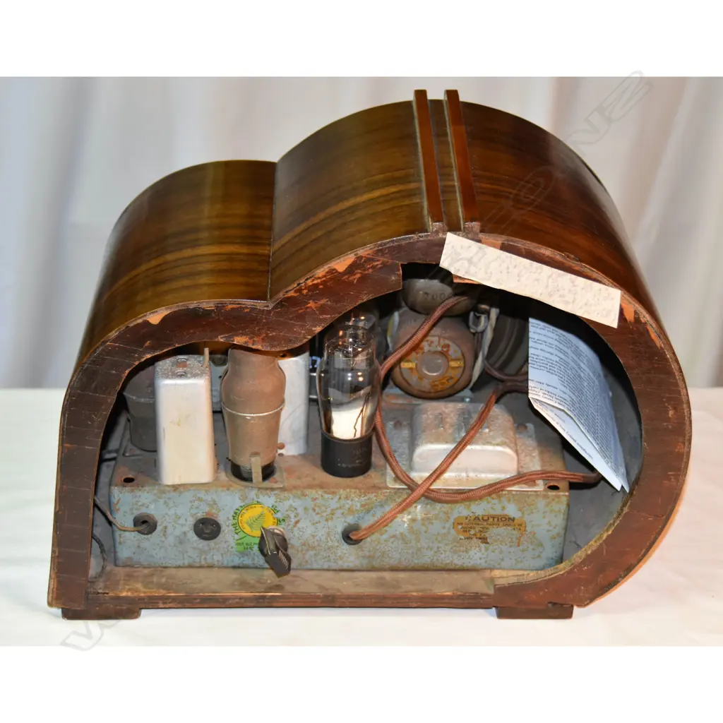 Model Broadcaster, by Haywin, wood. H.290mm Image 1++