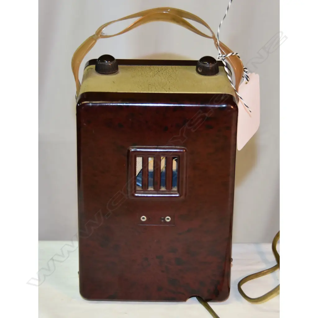 Model Antone, by ?, Metal & Bakelite Portable. H.210mm Image 1++