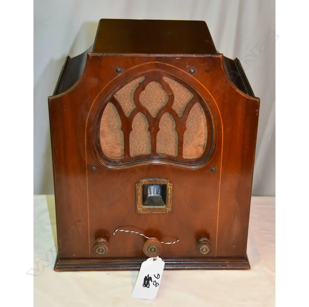 Model 15, by Majestic, Cathedral. H.390mm Image 1++