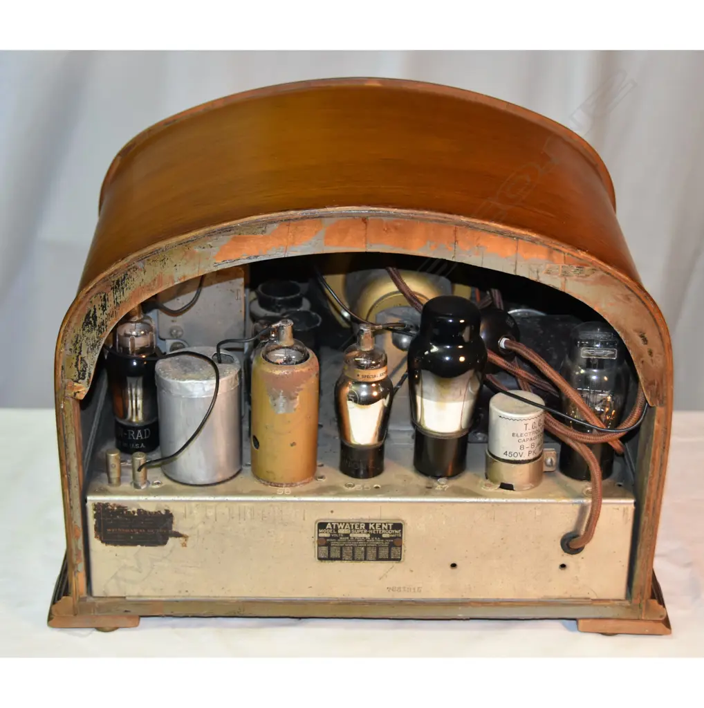 Model 246, by Atwater Kent, wood. H.300mm Image 1++