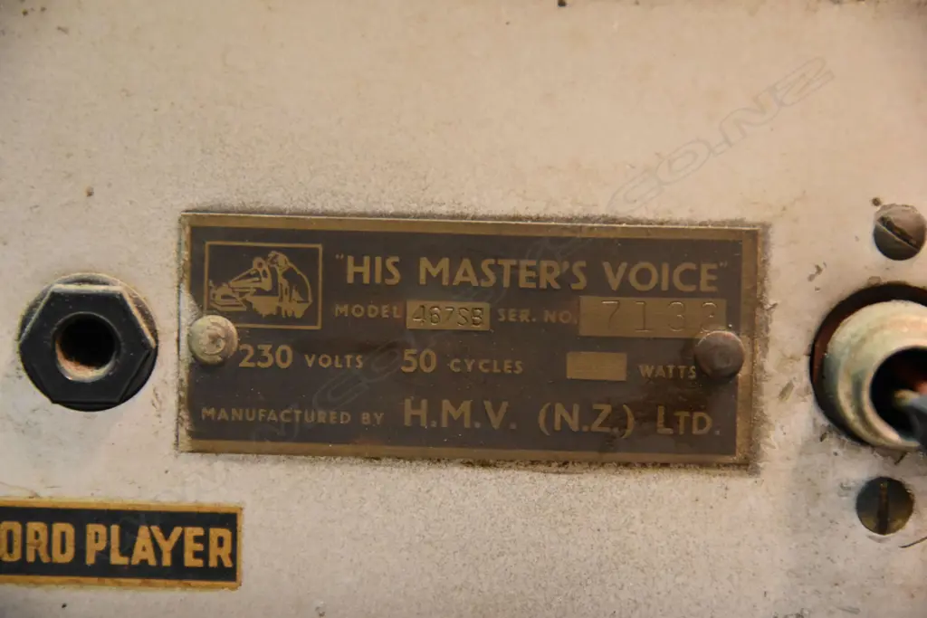 Model 467SB, by HMV, wood. H.320mm Image 1++