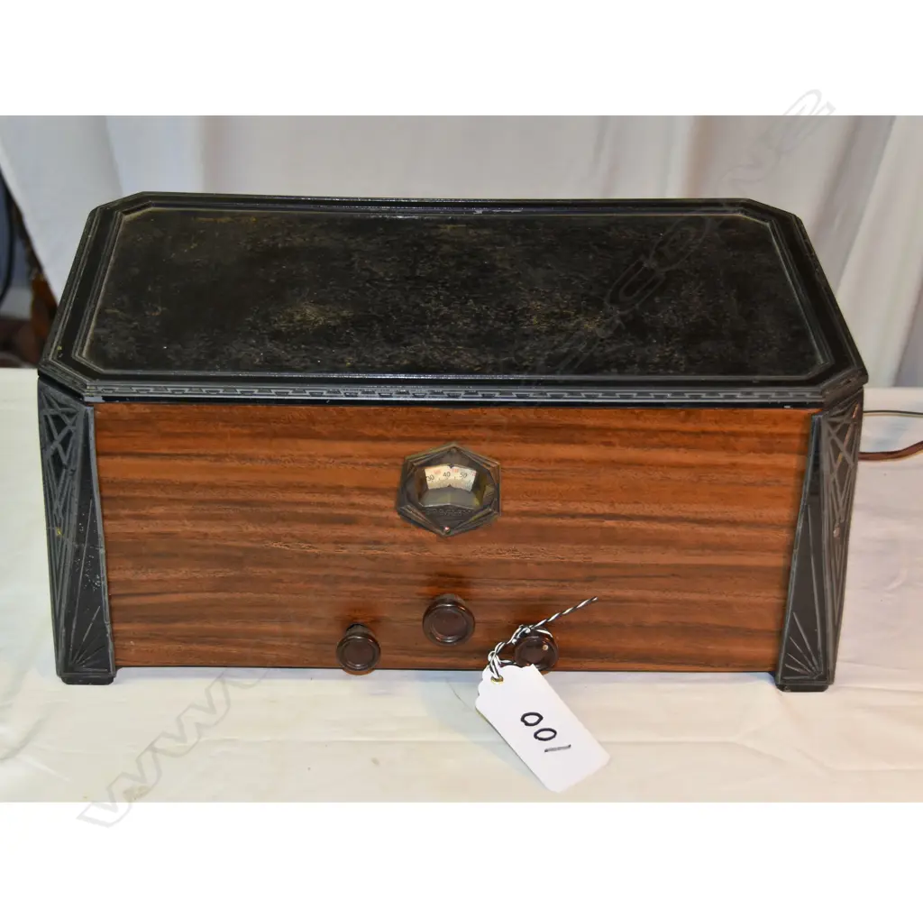 Model ?, by Crosley, wood and metal. H.200mm Image 1++