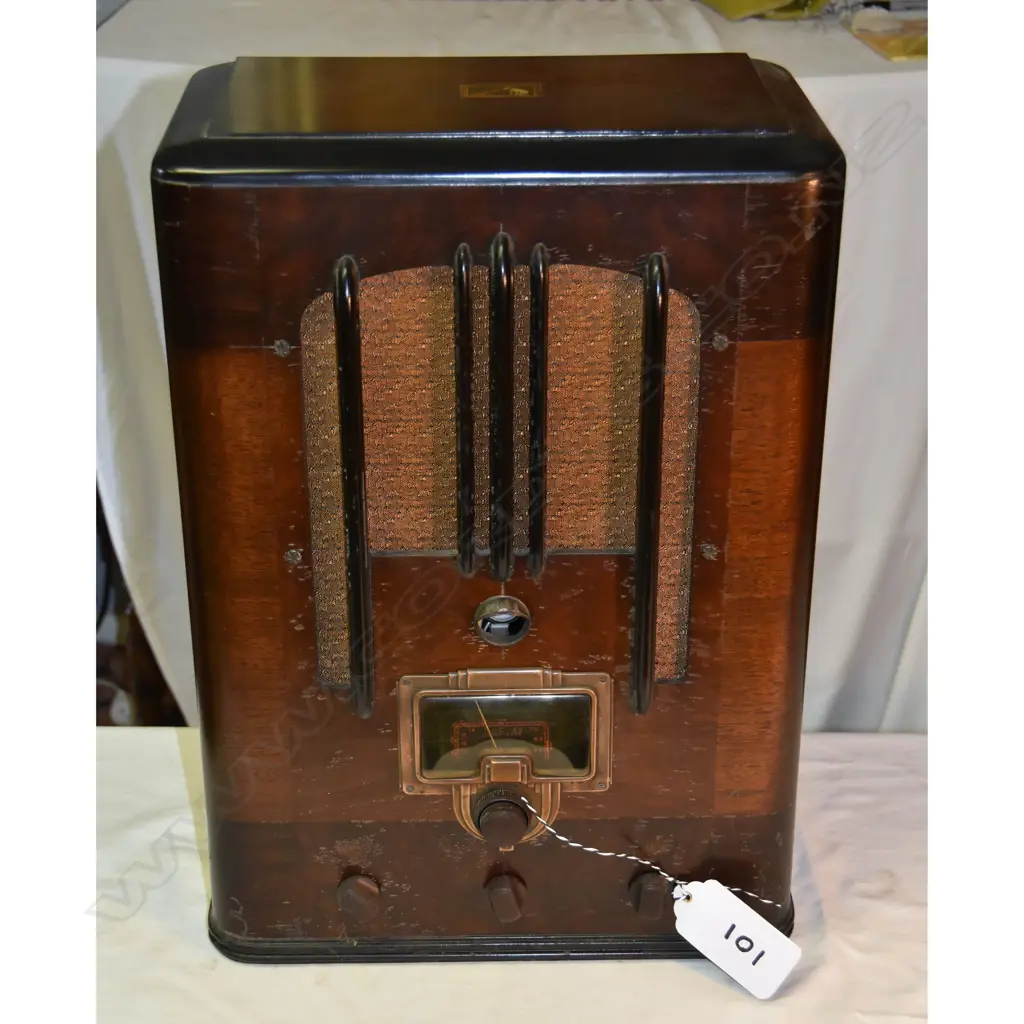 Model 6T5, by HMV, wood. H.525mm Image 1++