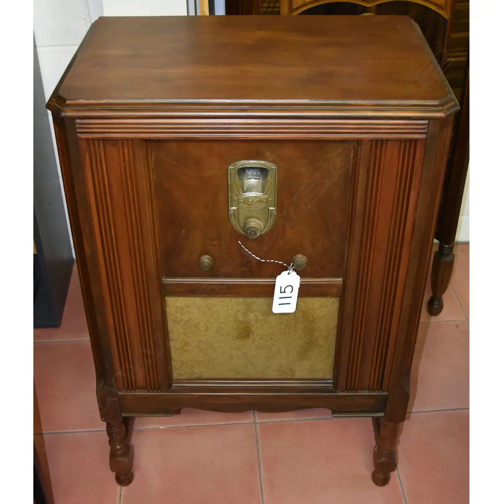 Model 90-B, by Majestic, console. H.960mm Image 1++