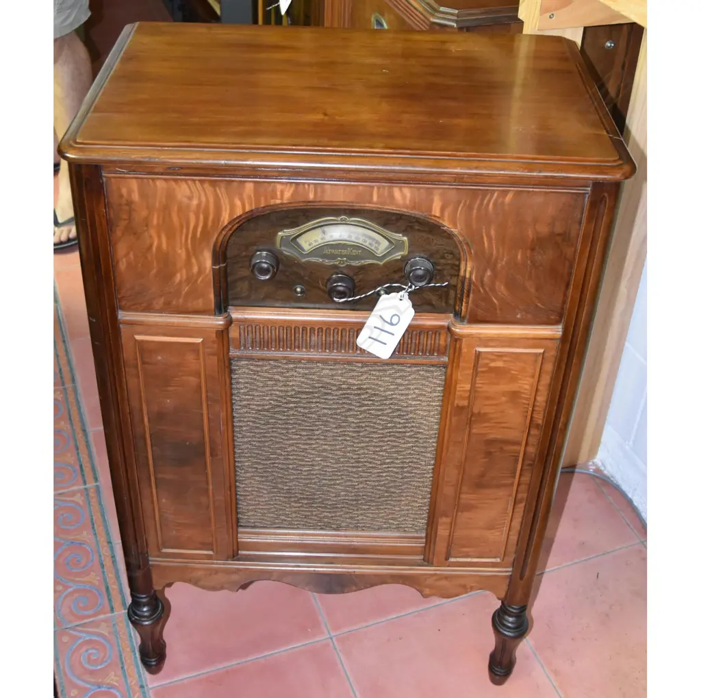 Model L Chassis, by Atwater Kent, console. H.975mm Image 1++