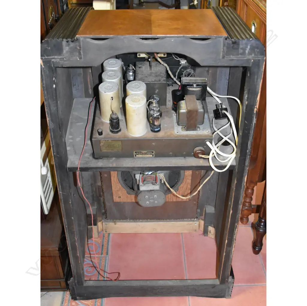 Model Skyscraper BCS, by Radio (1936) Ltd , console. H.1010mm Image 1++